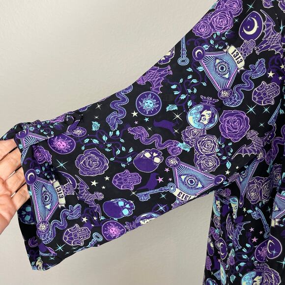 Disney Torrid Black Purple Haunted Mansion 3/4 Sleeve Split V Pop Over Top 3X - Picture 4 of 10